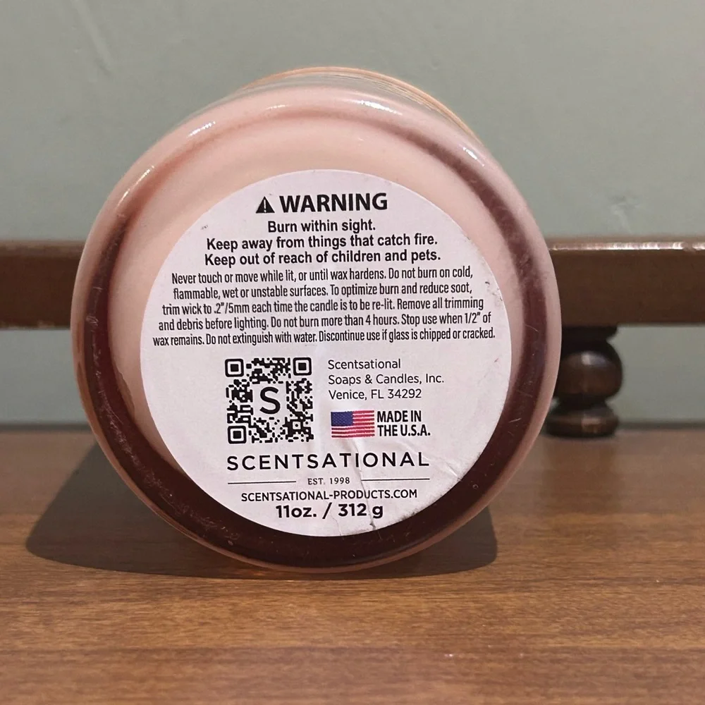 Scentsational "Island Retreat" Coconut & Beeswax Blend Luxury Scented Candle - Picture 4 of 5